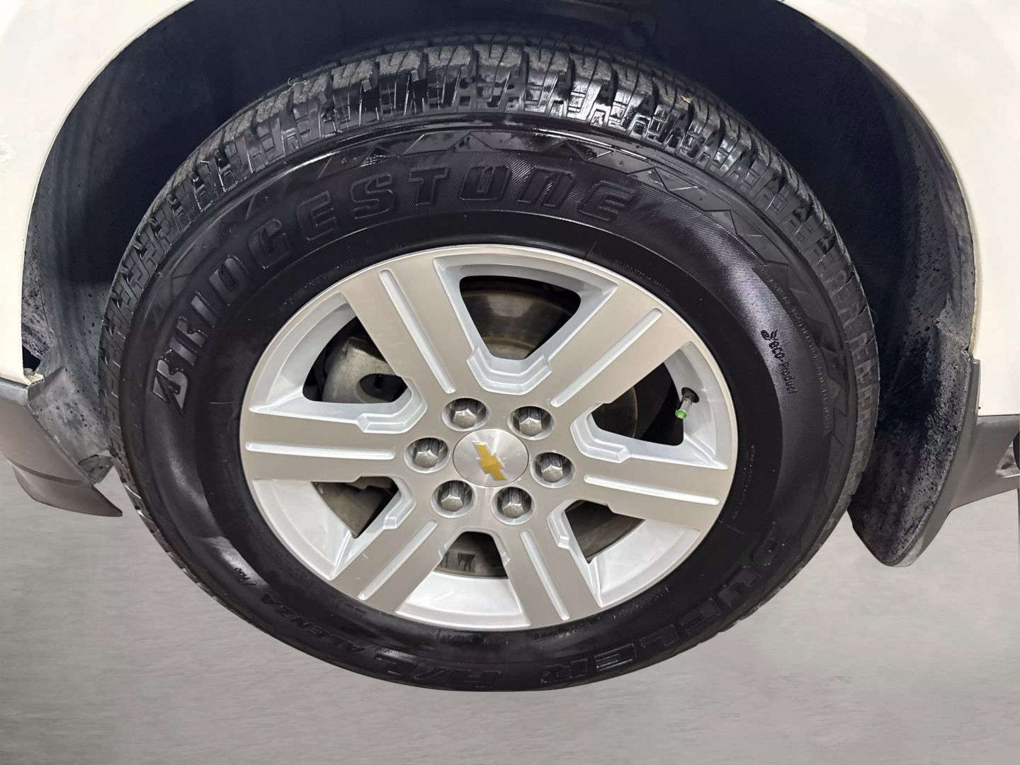 2011 Chevrolet Traverse - Image 17