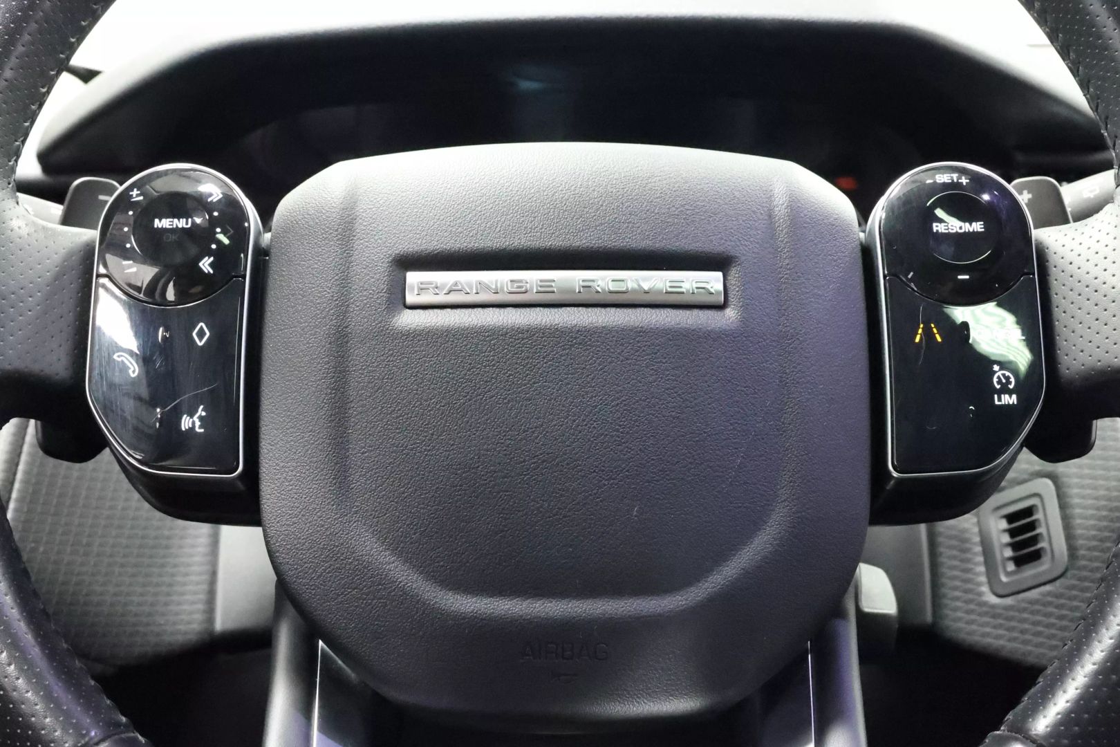 2019 Land Rover Range Rover Velar - Image 25