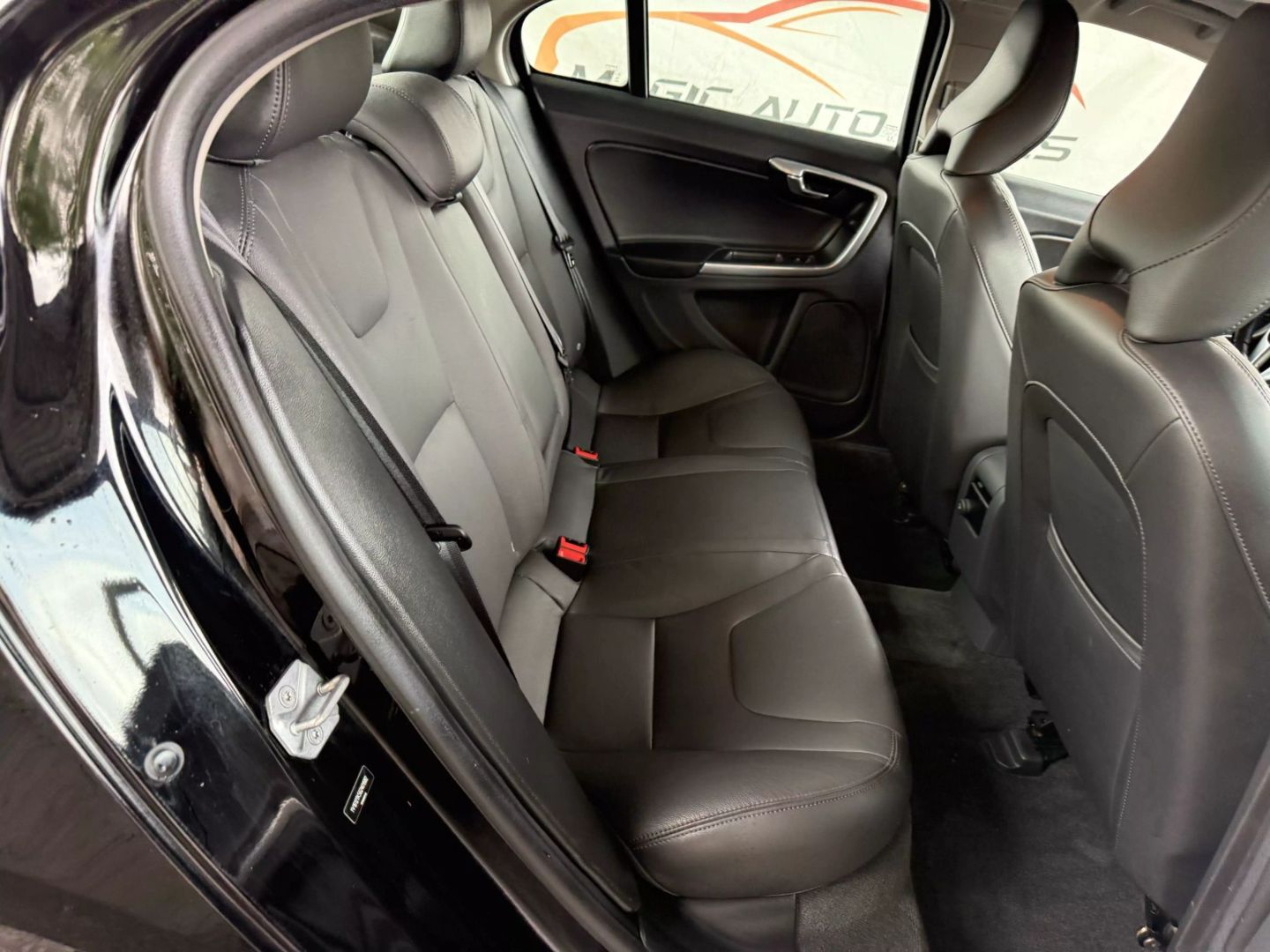 2016 Volvo S60 - Image 22