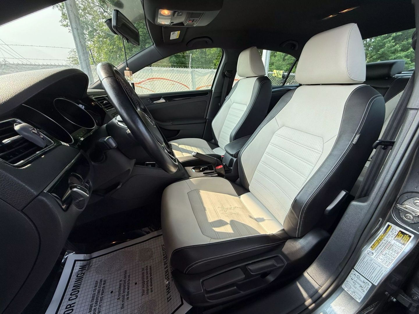 2015 Volkswagen Jetta - Image 16
