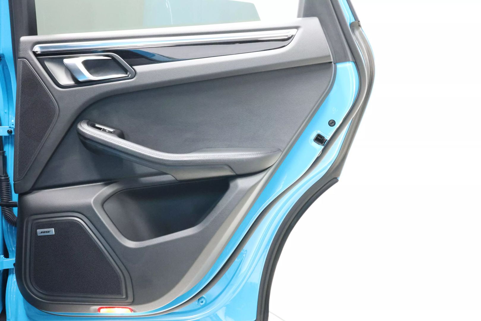 2022 Porsche Macan - Image 63