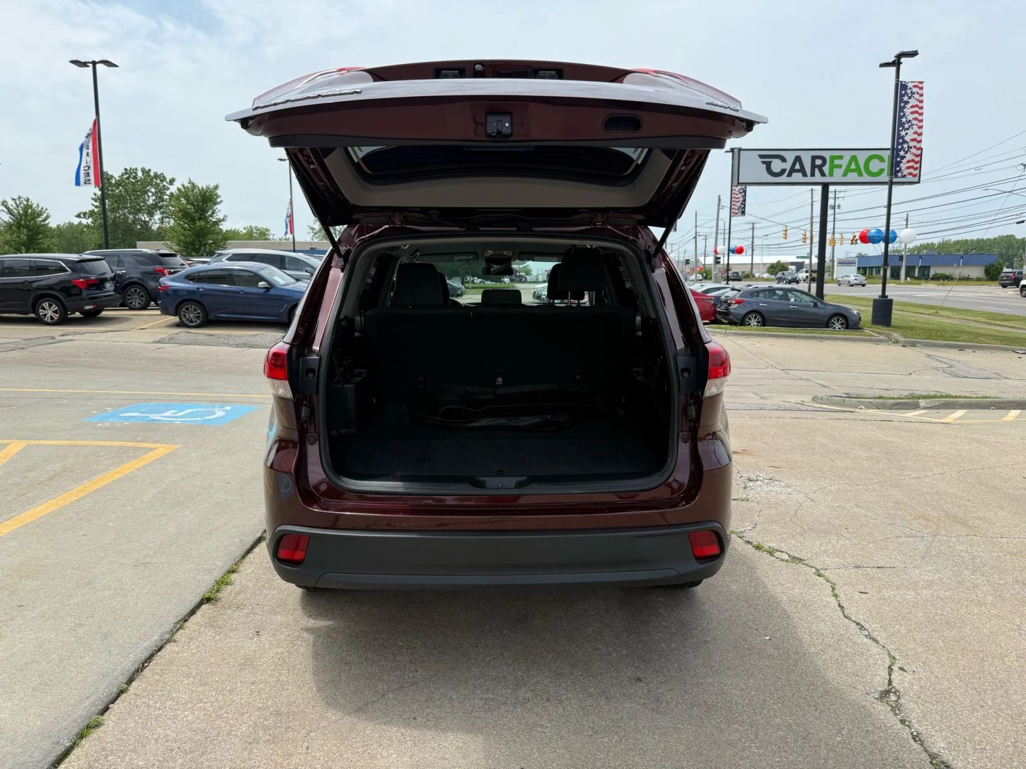 2019 Toyota Highlander - Image 11