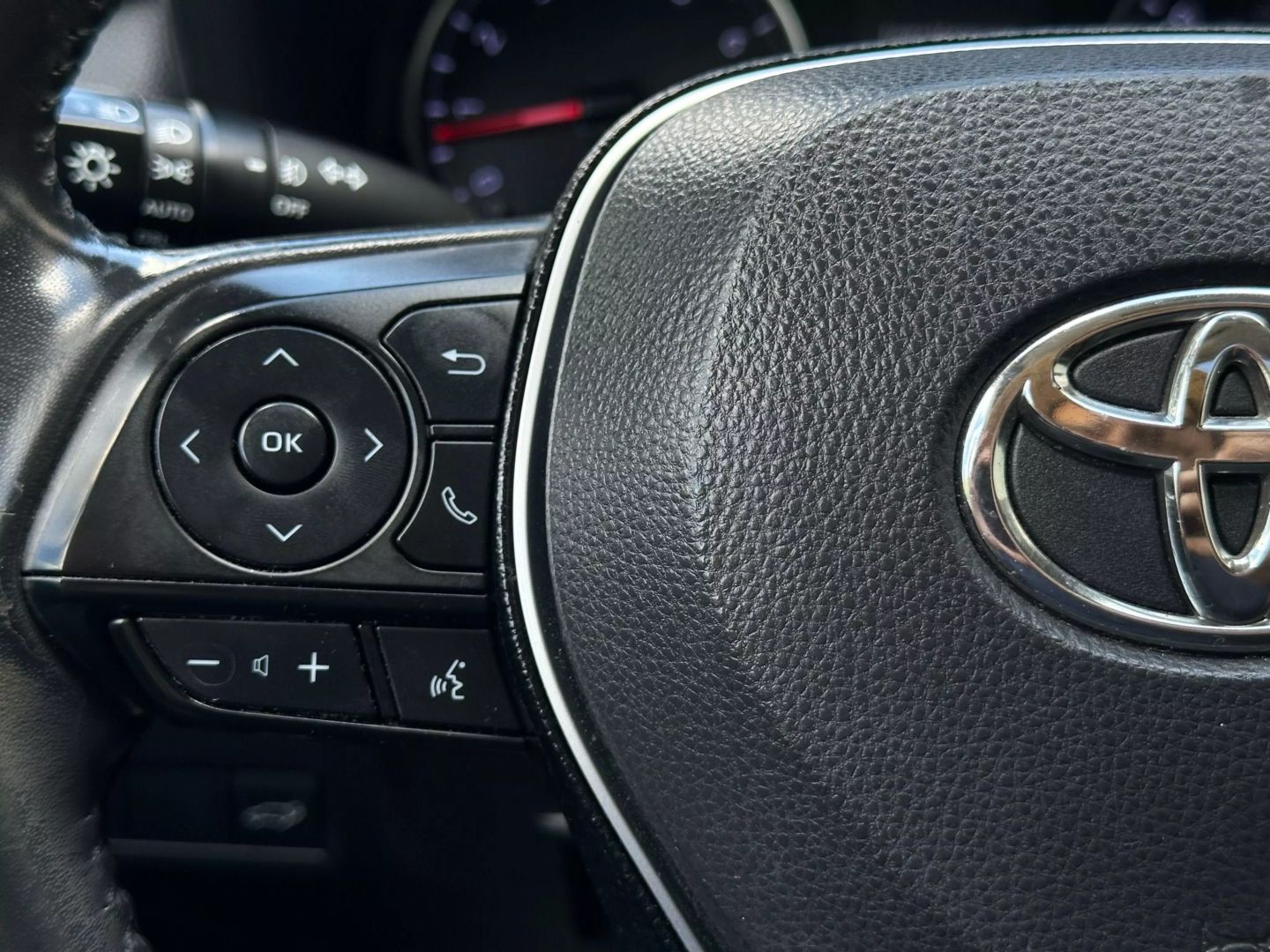 2019 Toyota Rav4 - Image 25