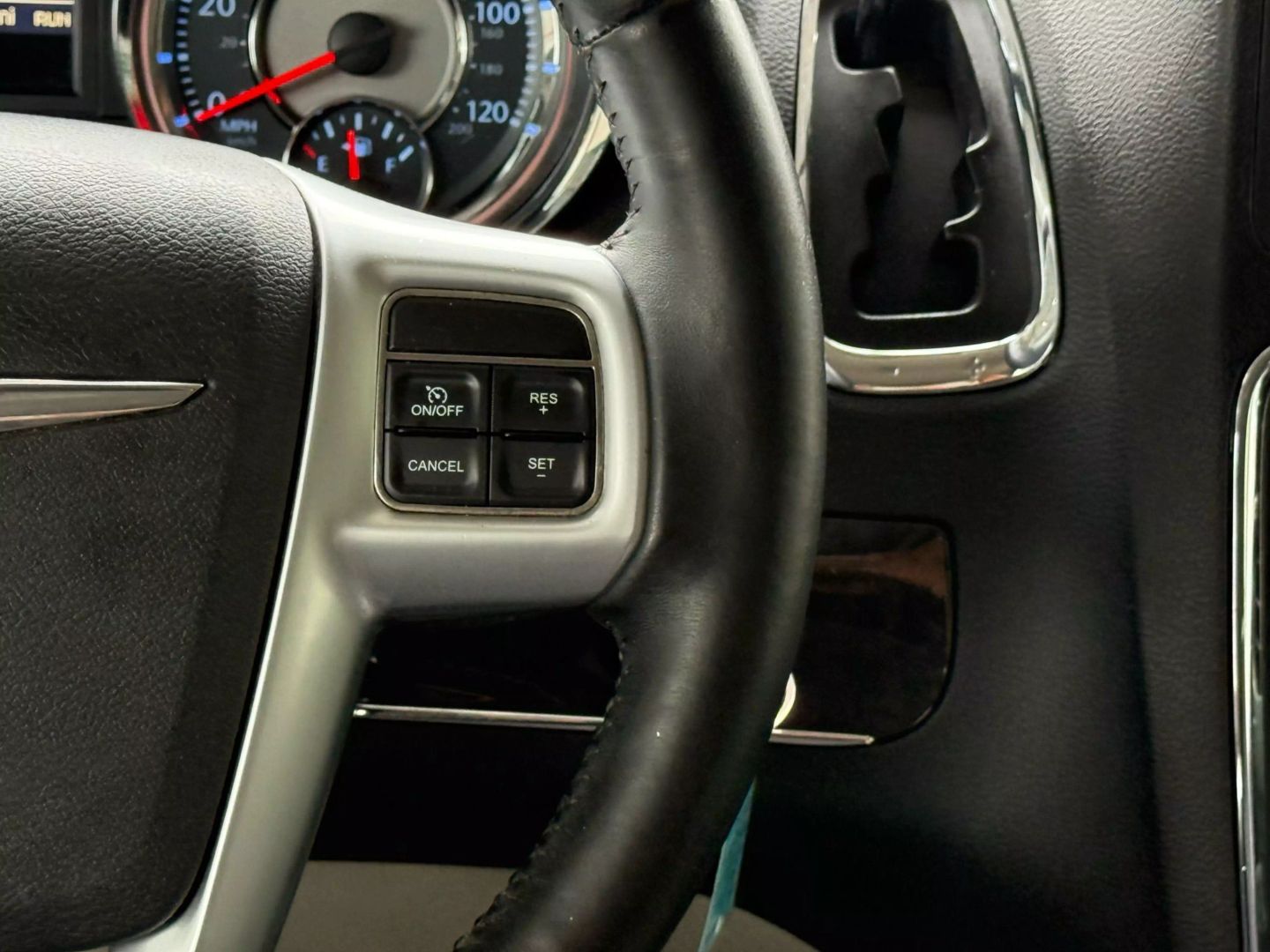 2013 Chrysler Town & Country - Image 31