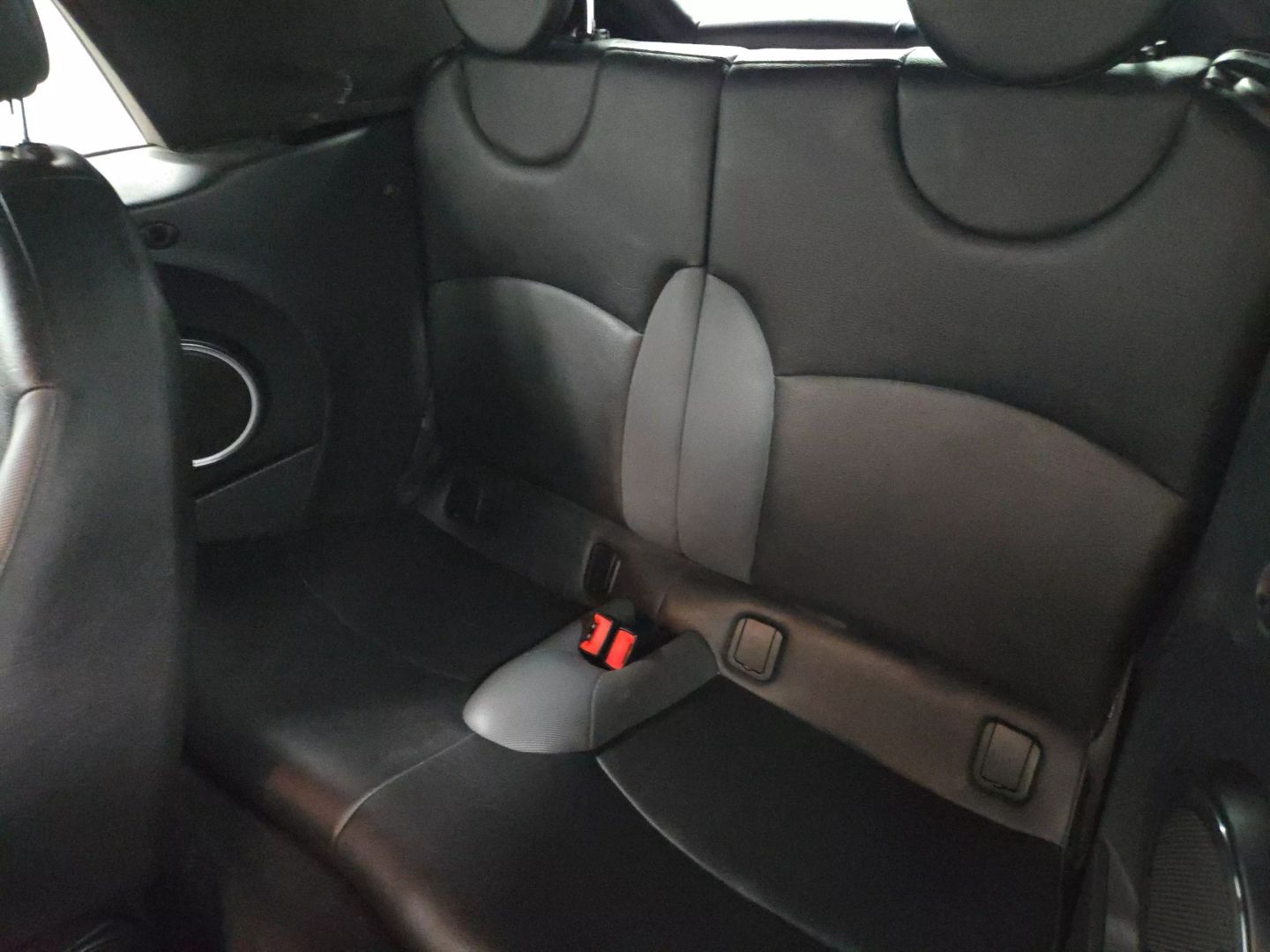 2010 Mini Convertible - Image 10