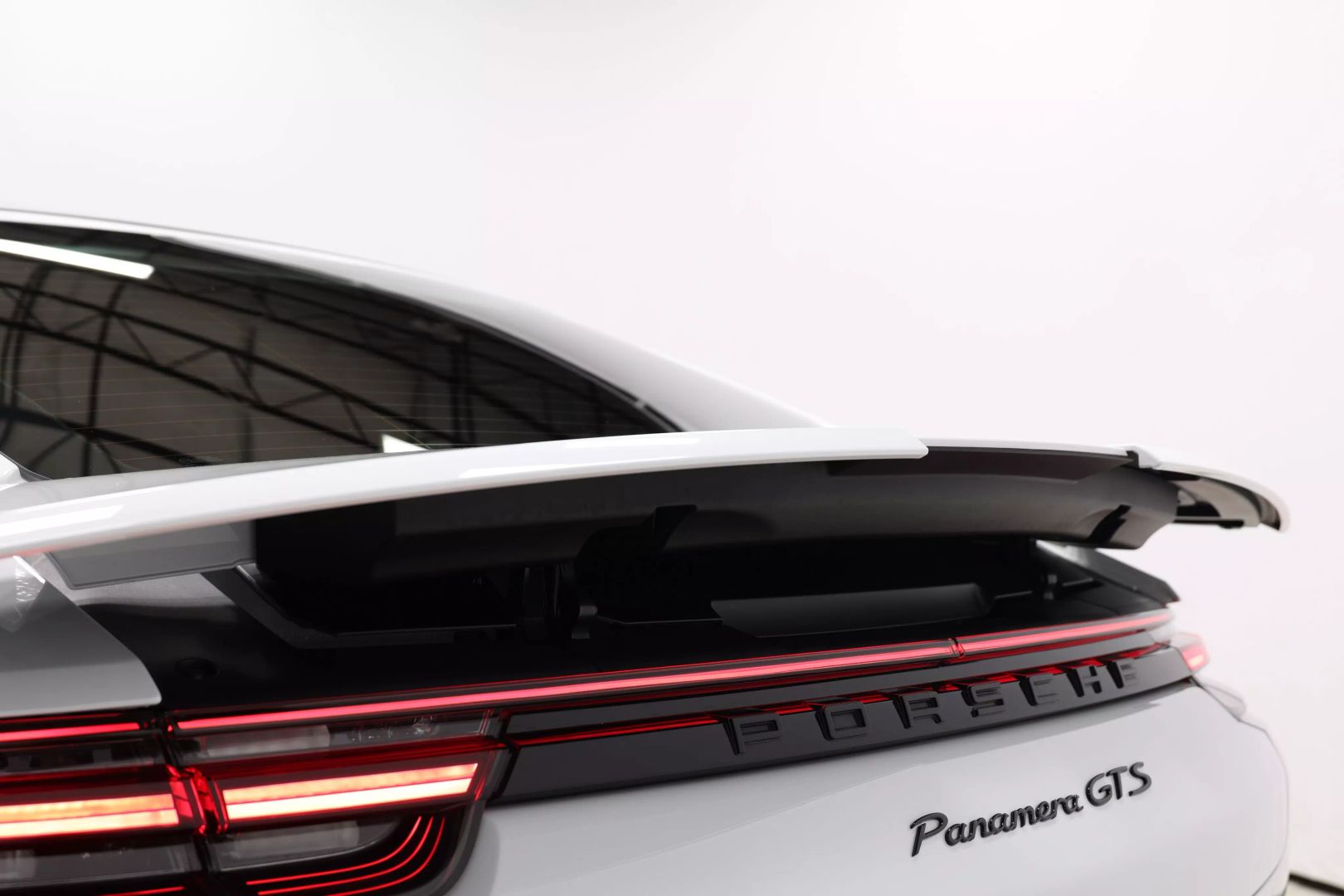 2020 Porsche Panamera - Image 62