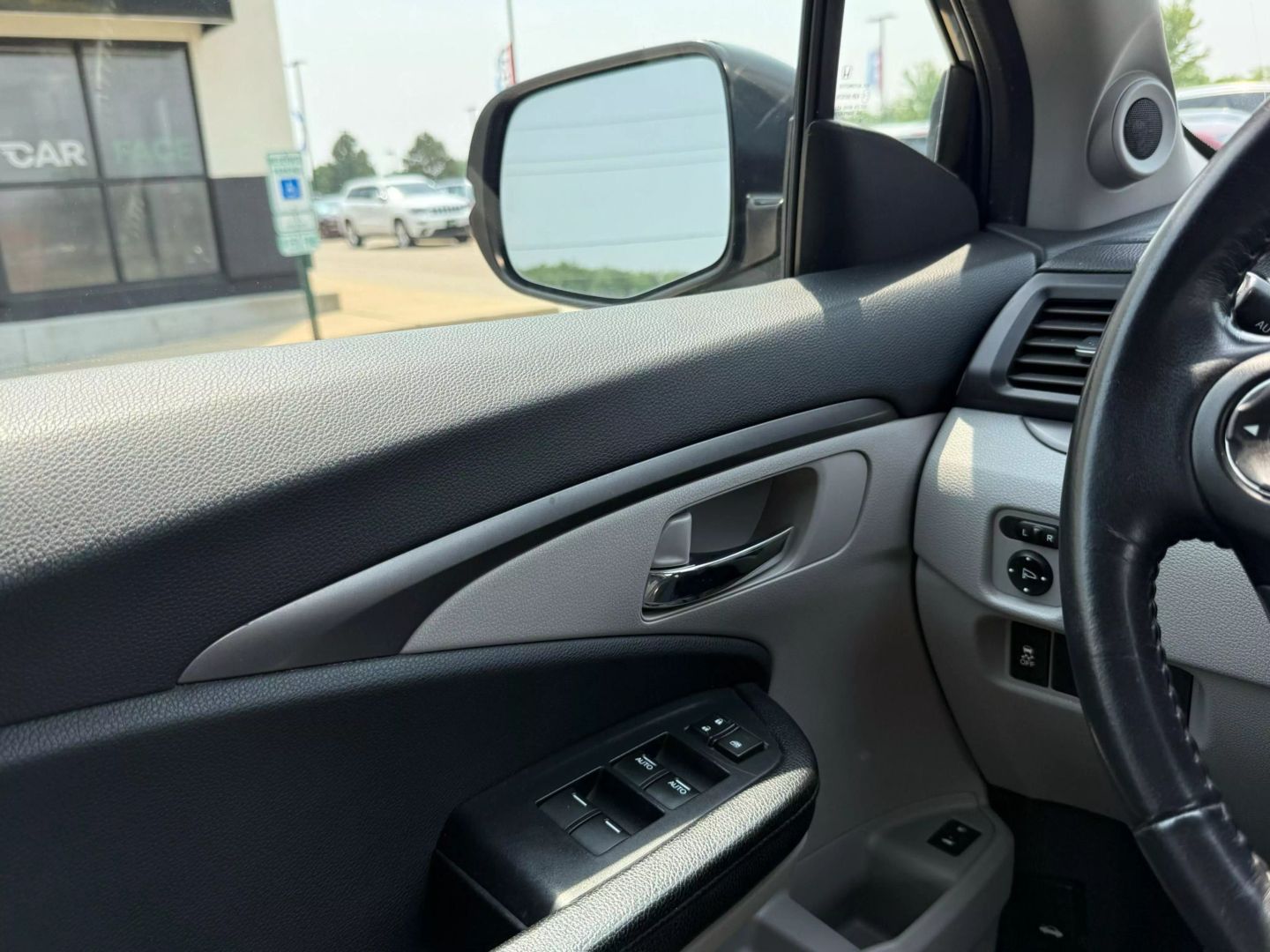 2017 Honda Pilot - Image 45