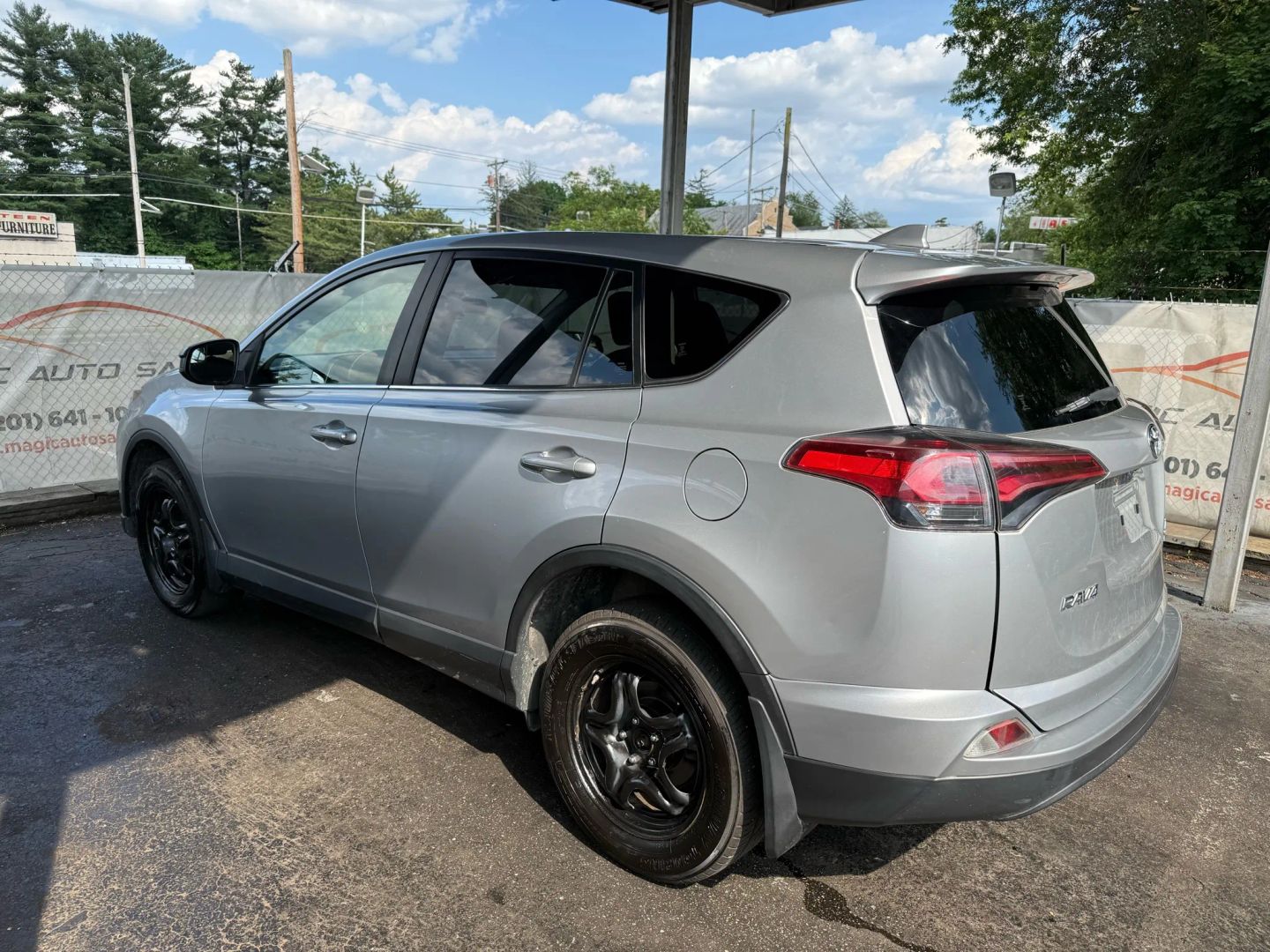2018 Toyota Rav4 - Image 13