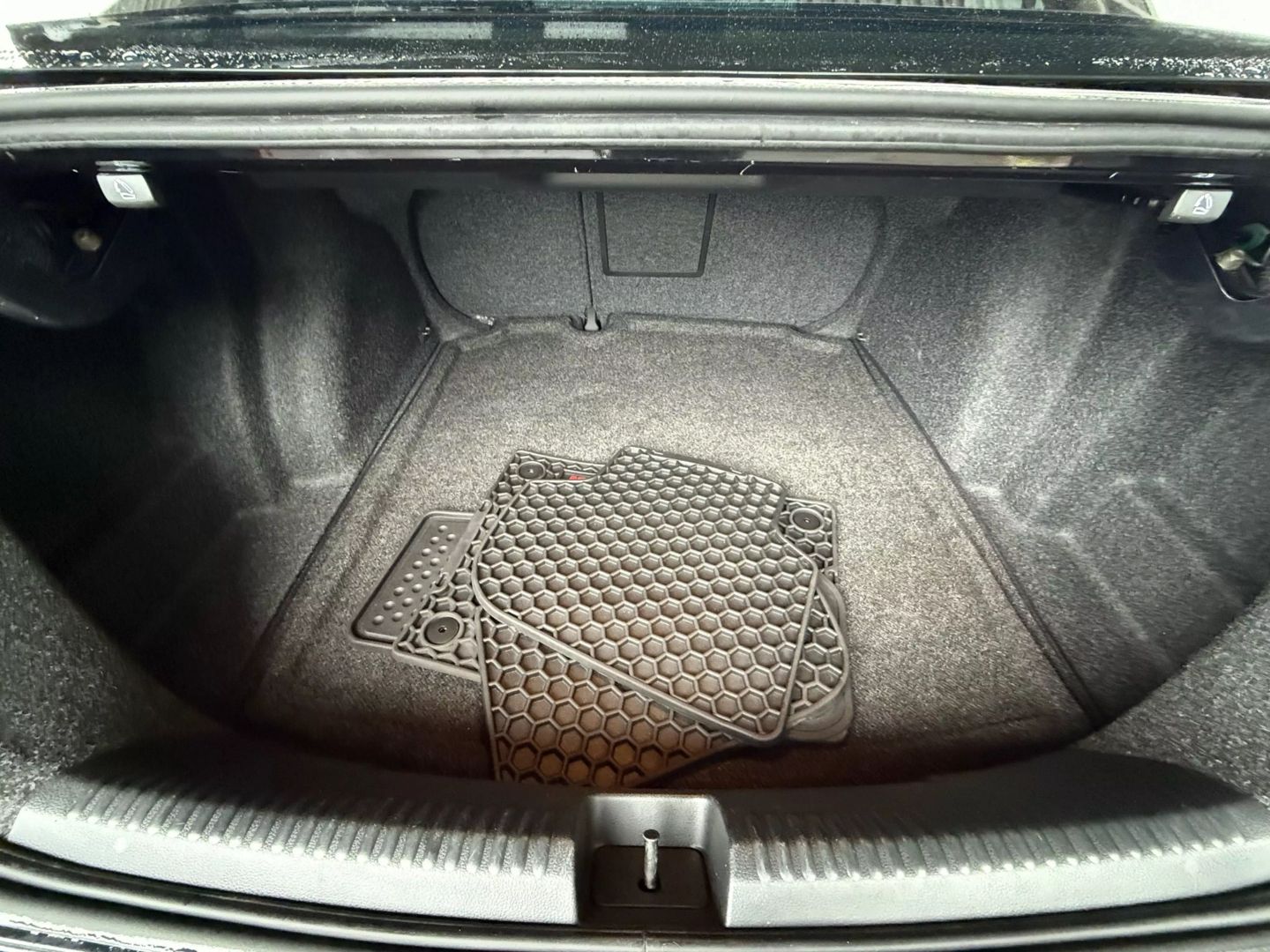 2017 Volkswagen Jetta - Image 20