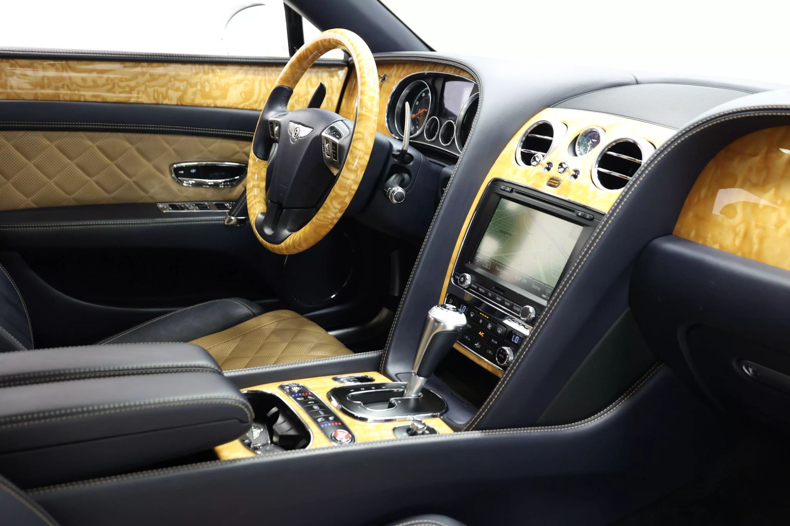 2017 Bentley Flying Spur - Image 102