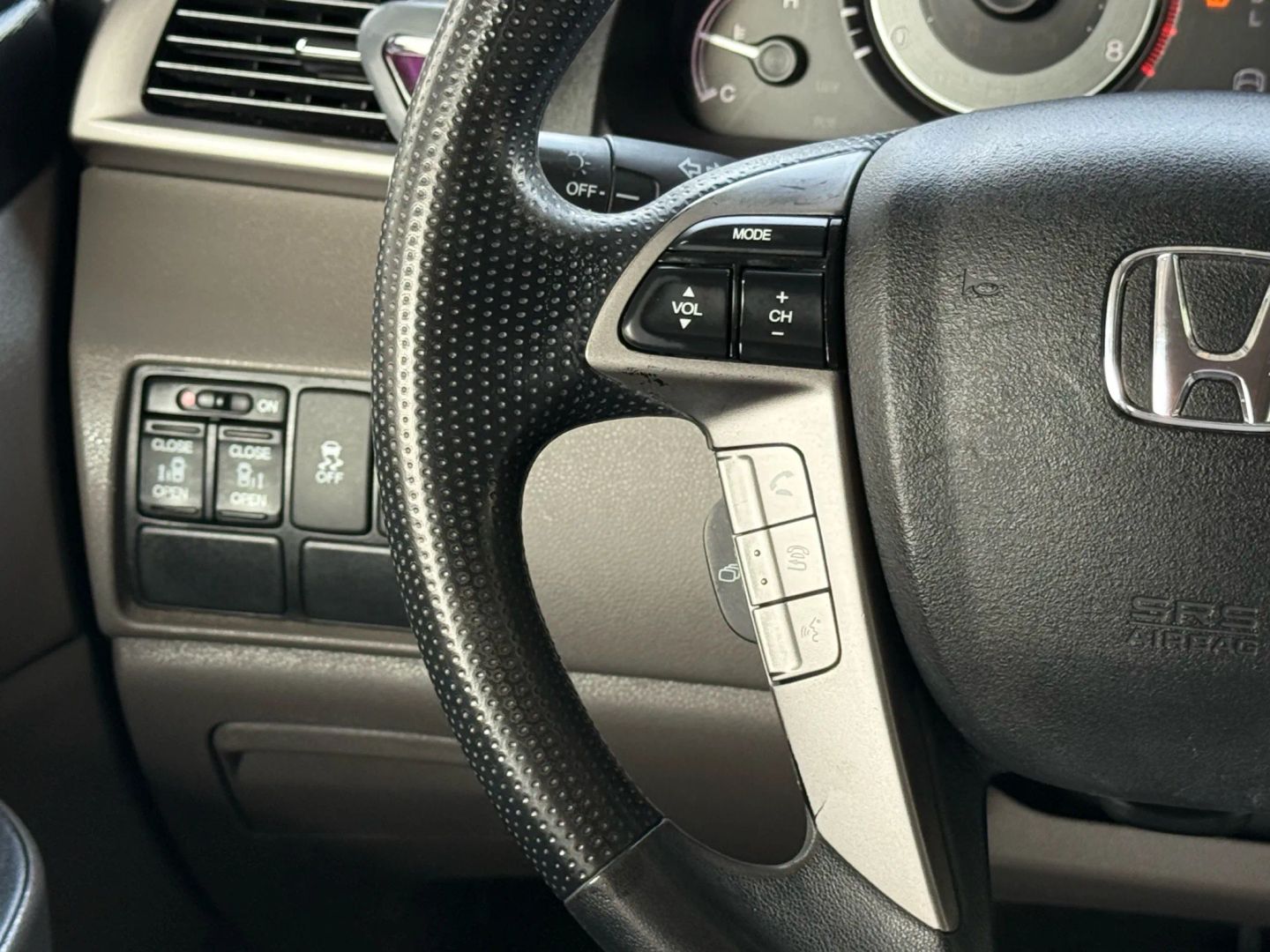 2016 Honda Odyssey - Image 30