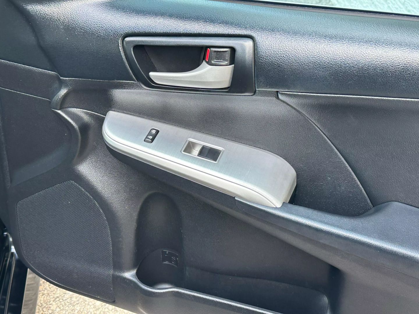 2014 Toyota Camry - Image 20