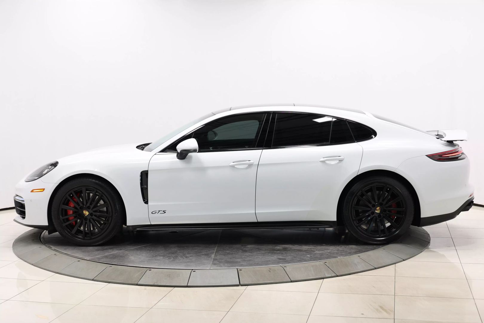 2020 Porsche Panamera - Image 6