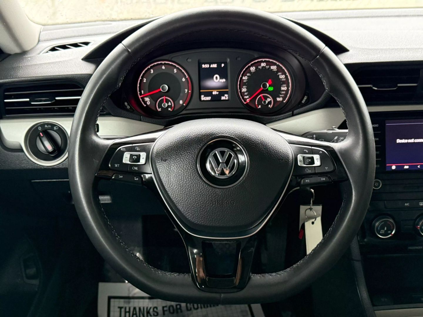 2021 Volkswagen Passat - Image 28