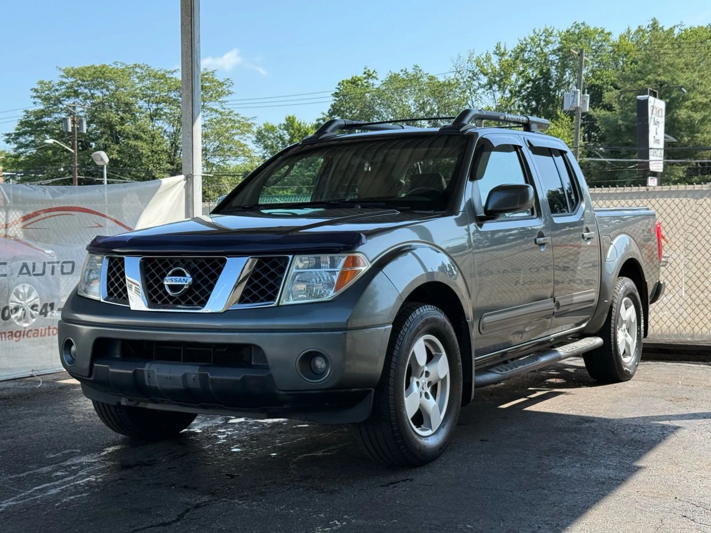 2005 Nissan Frontier Crew Cab - Image 3