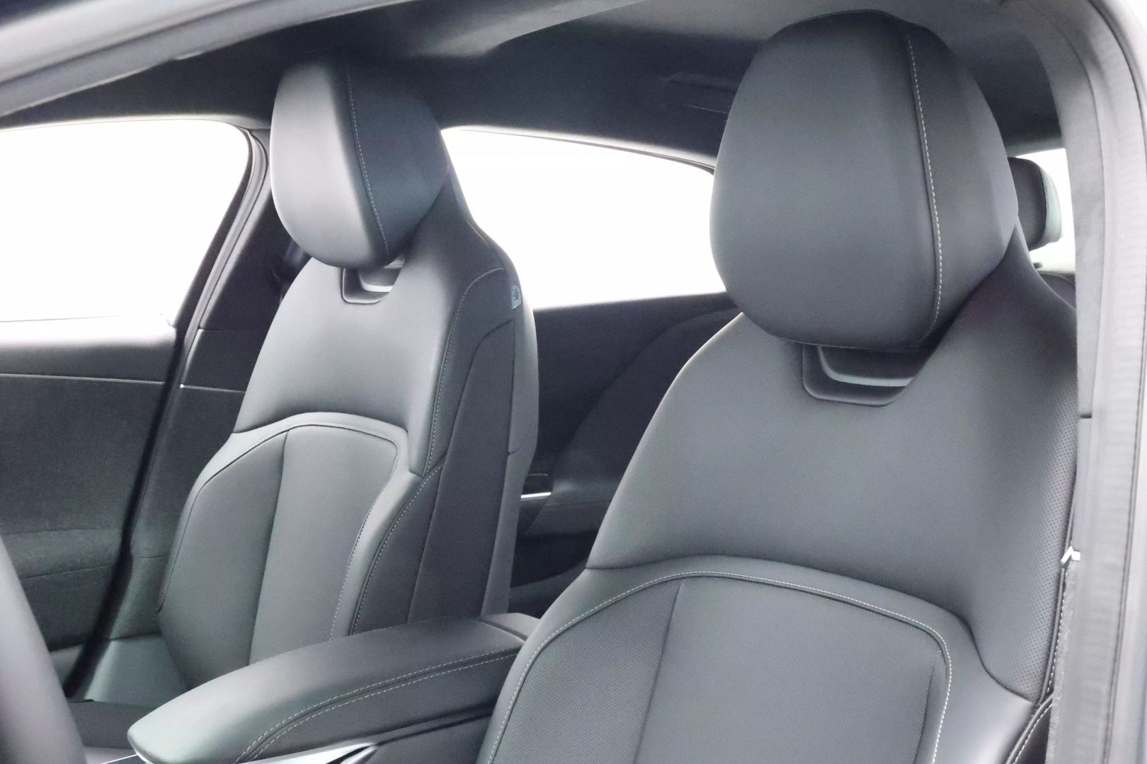 2023 Lucid Air - Image 15