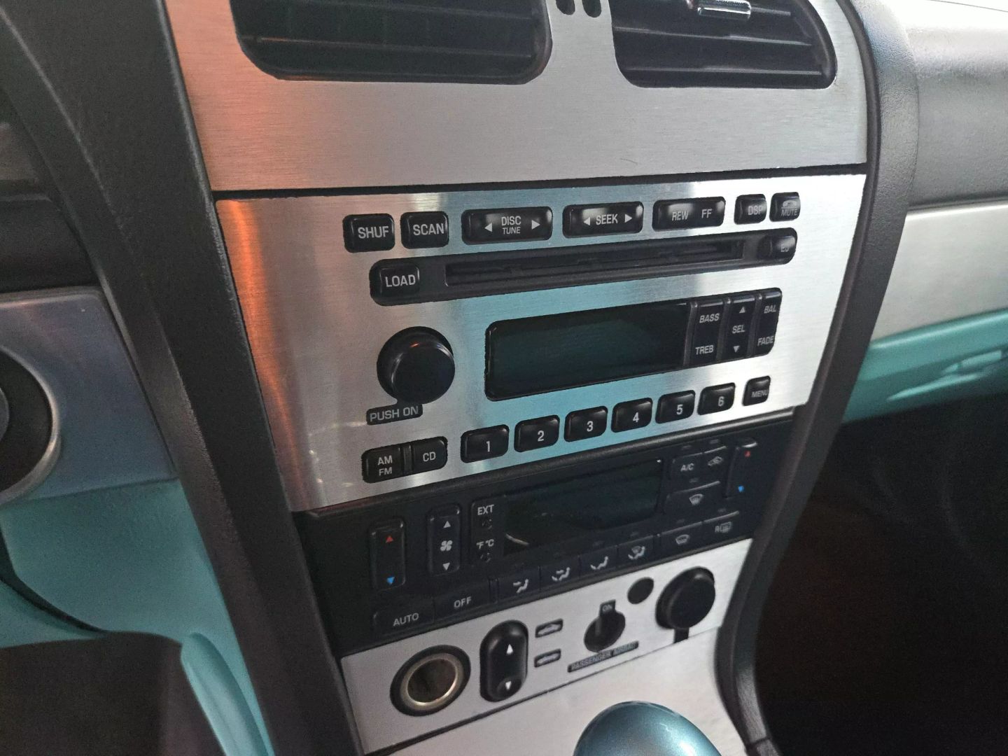 2002 Ford Thunderbird - Image 14