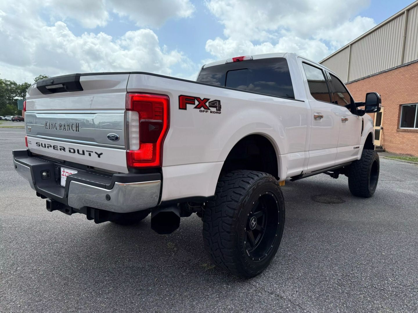2018 Ford F250 Super Duty Crew Cab - Image 7