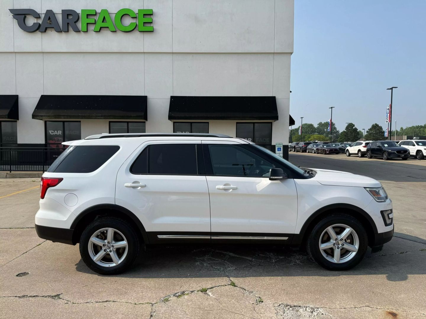 2016 Ford Explorer - Image 16