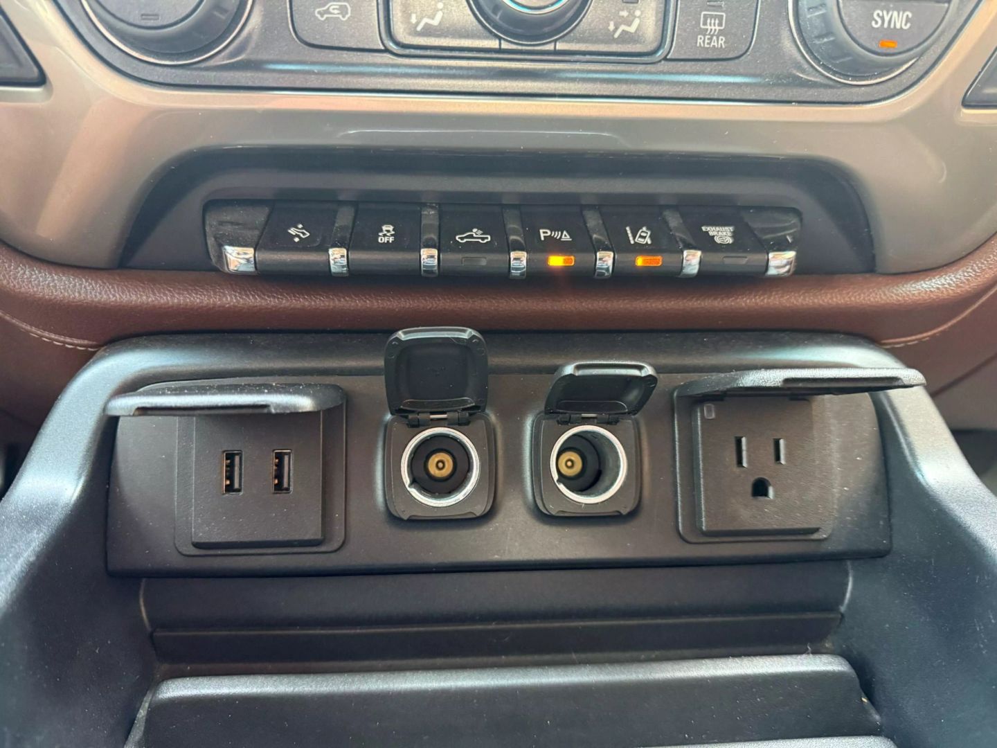 2016 Chevrolet Silverado 2500 Hd Crew Cab - Image 28
