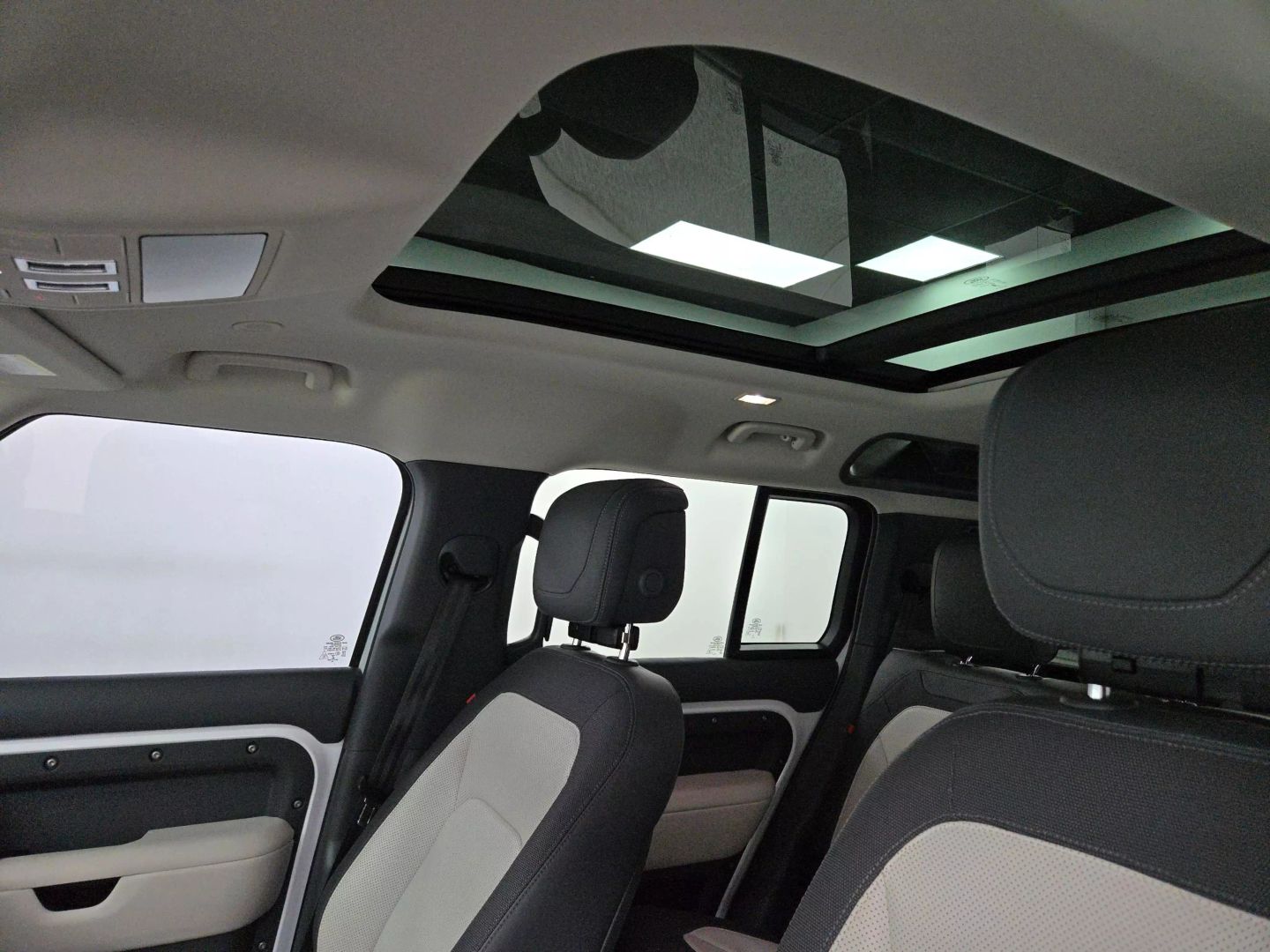 2023 Land Rover Defender 110 - Image 22