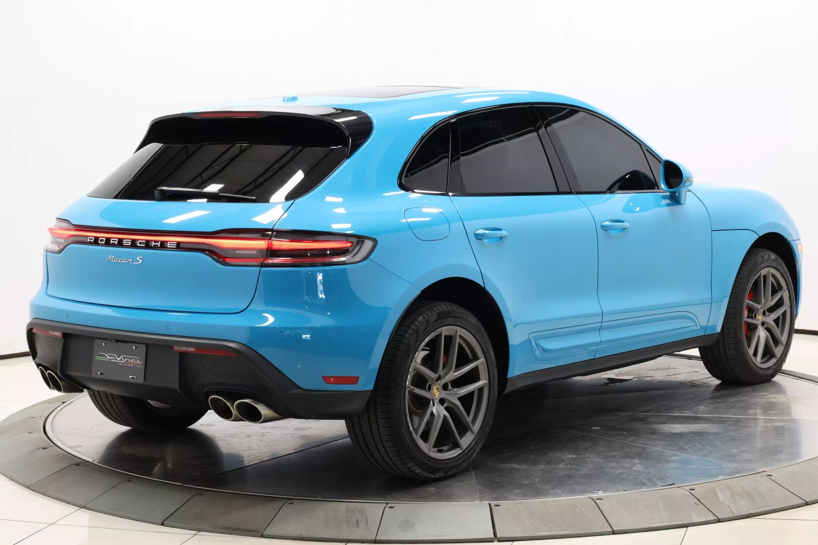 2022 Porsche Macan - Image 4