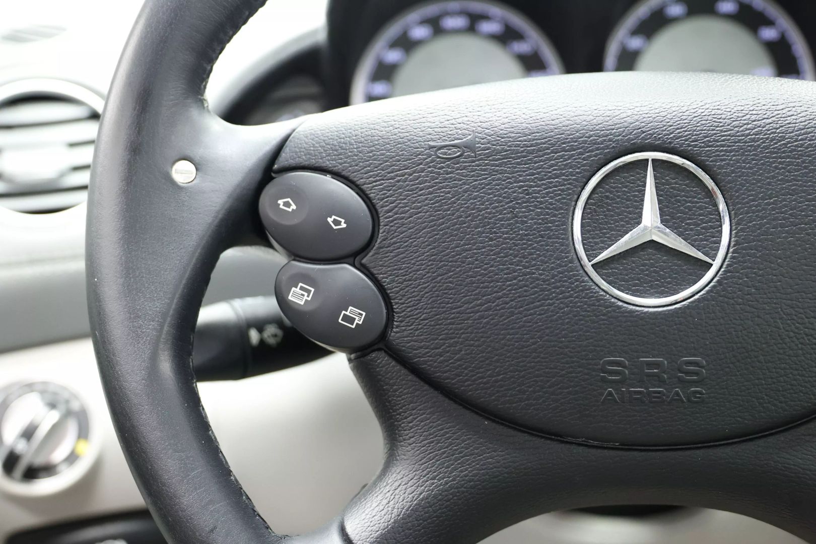 2004 Mercedes-benz Sl-class - Image 23