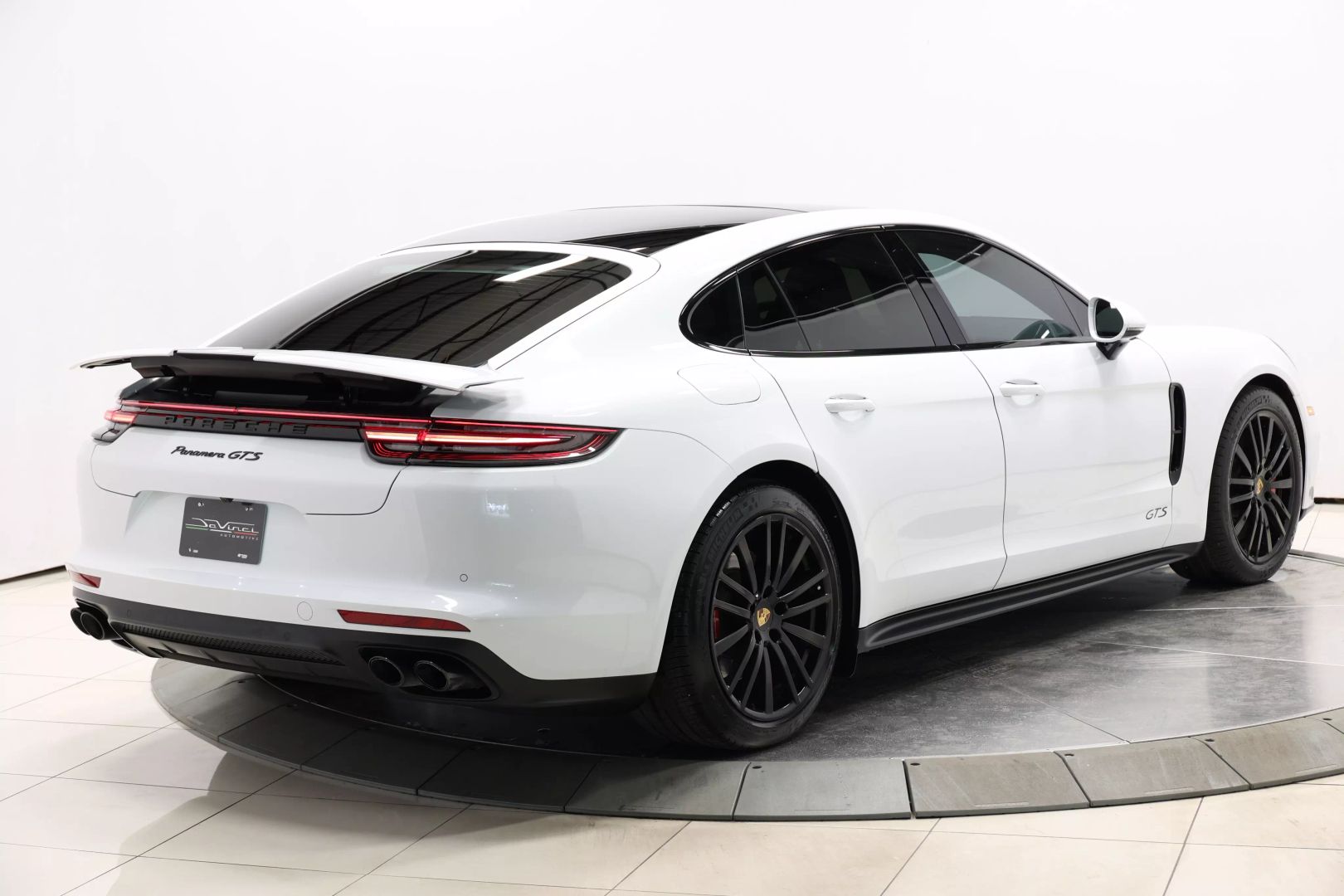 2020 Porsche Panamera - Image 4