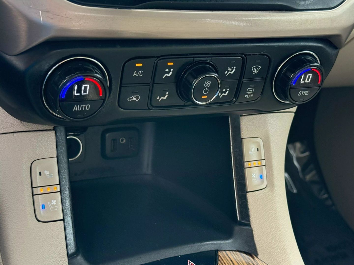 2017 Gmc Acadia - Image 44