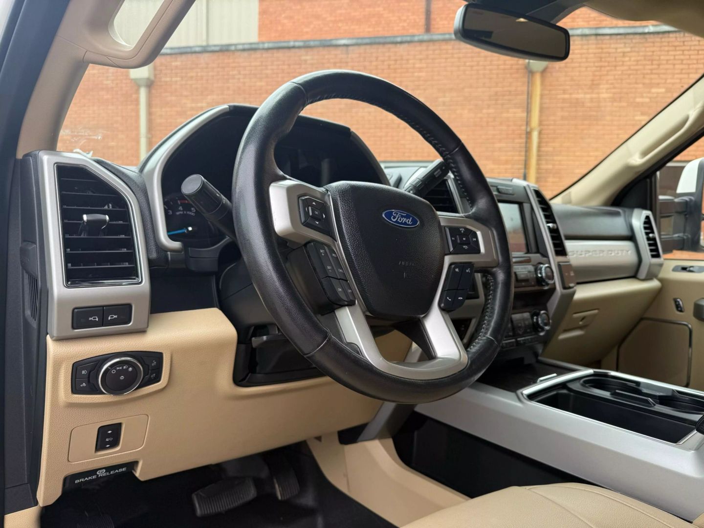 2021 Ford F250 Super Duty Crew Cab - Image 25