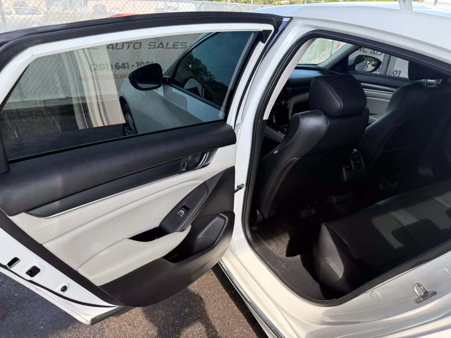 2018 Honda Accord - Image 17