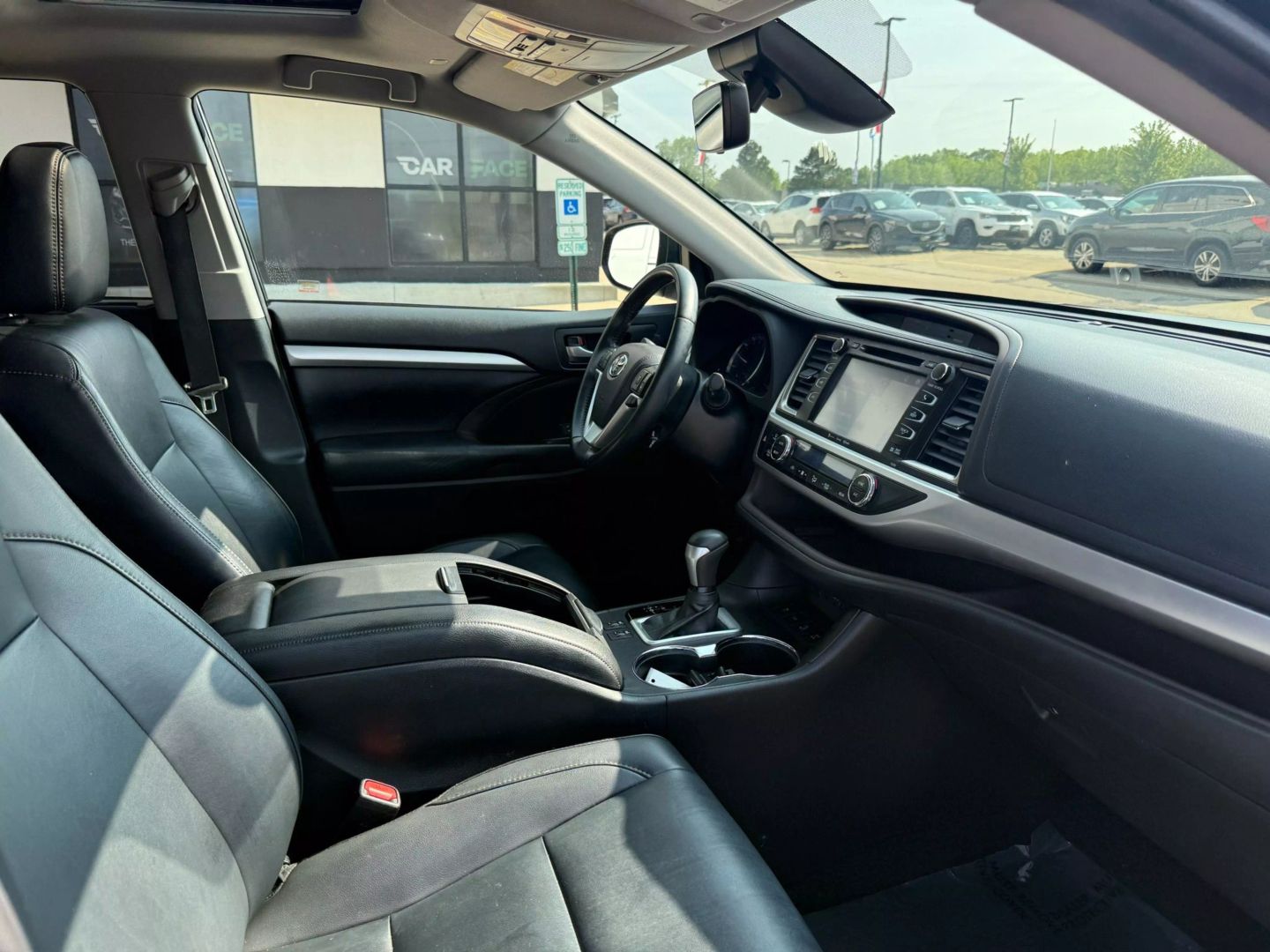 2019 Toyota Highlander - Image 26