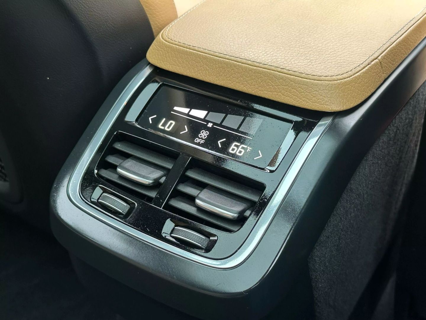 2017 Volvo Xc90 - Image 52