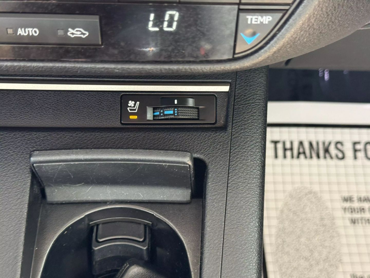 2014 Lexus Es - Image 30