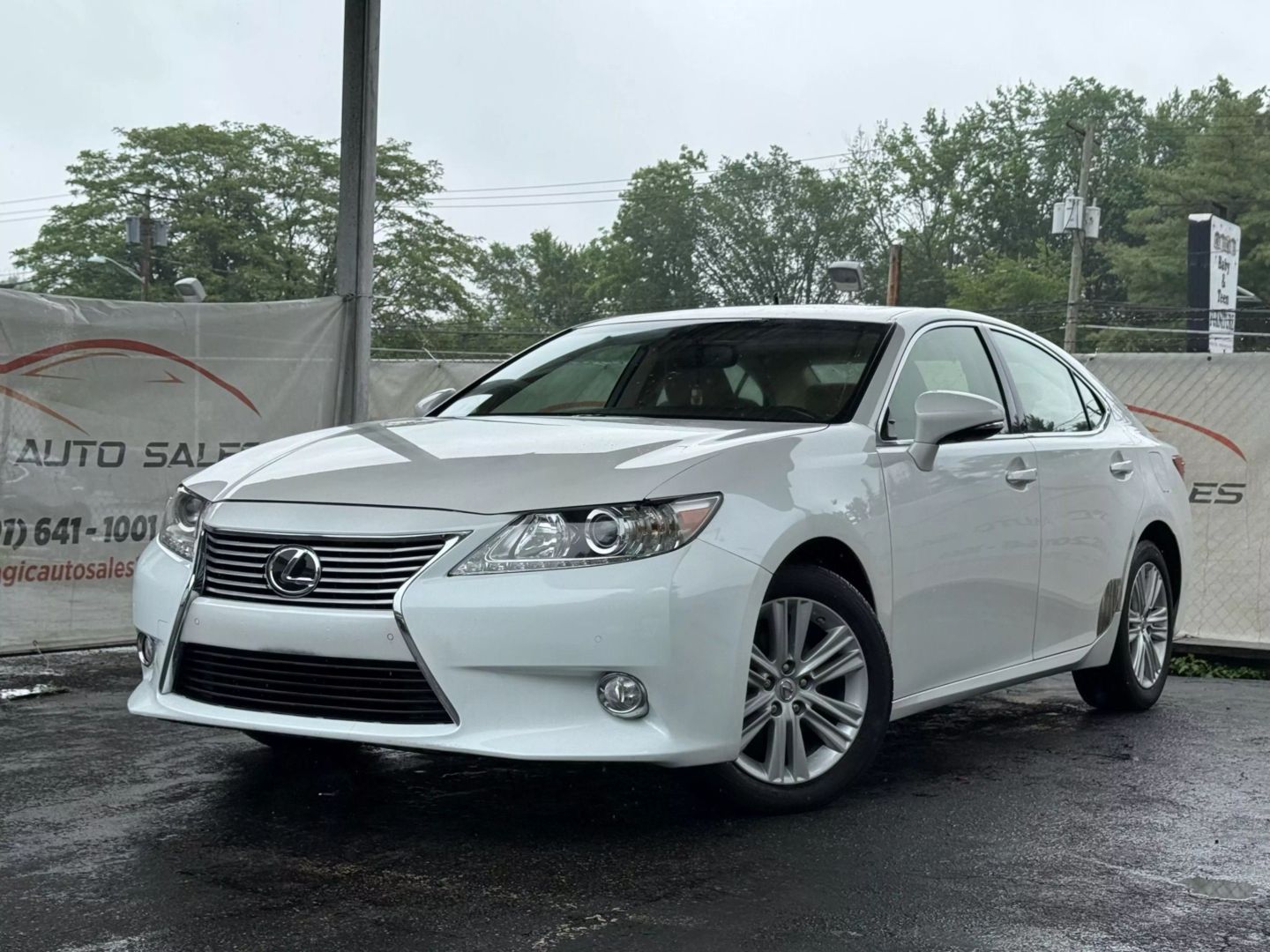 2015 Lexus Es - Image 1