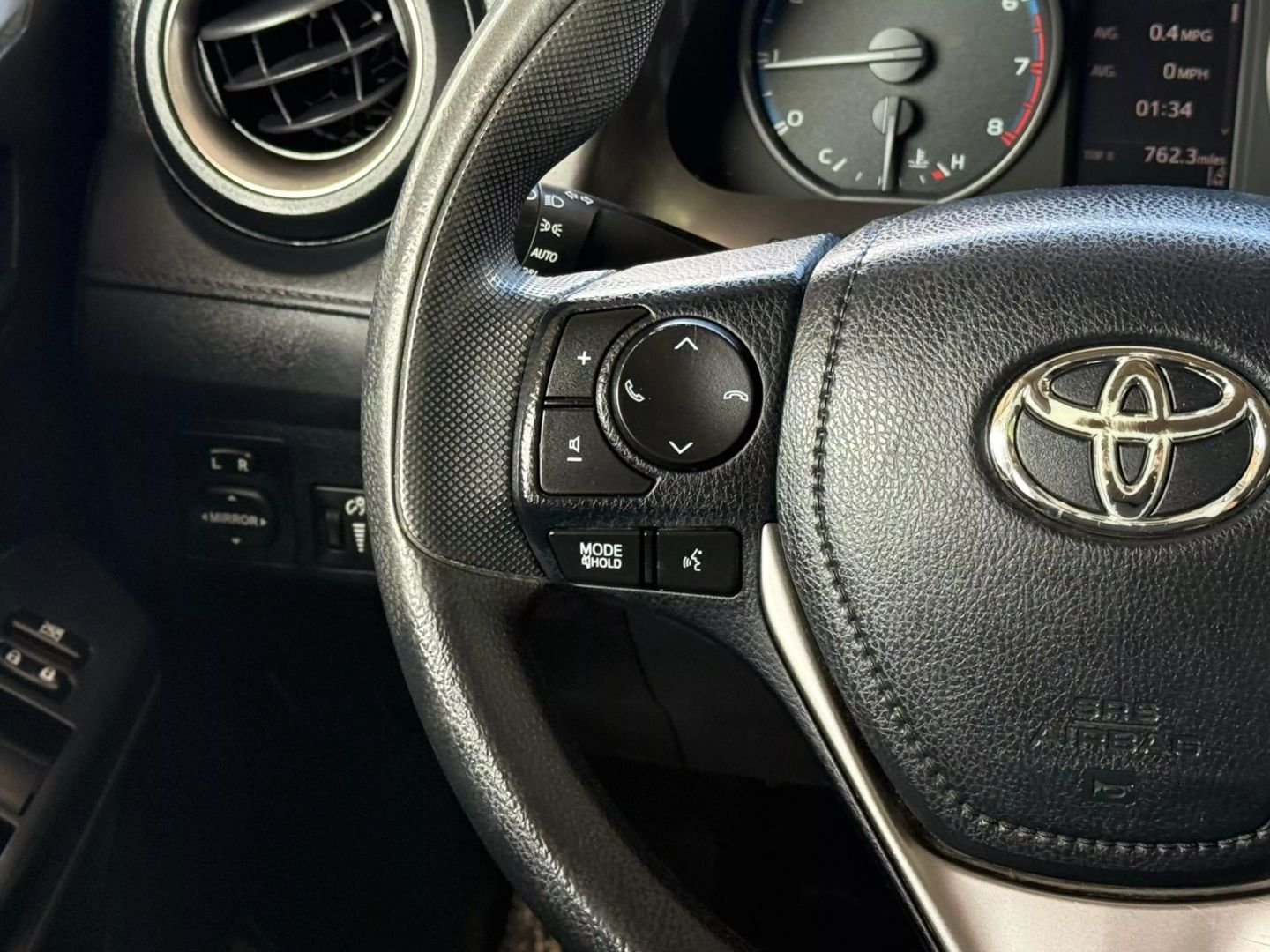 2018 Toyota Rav4 - Image 29