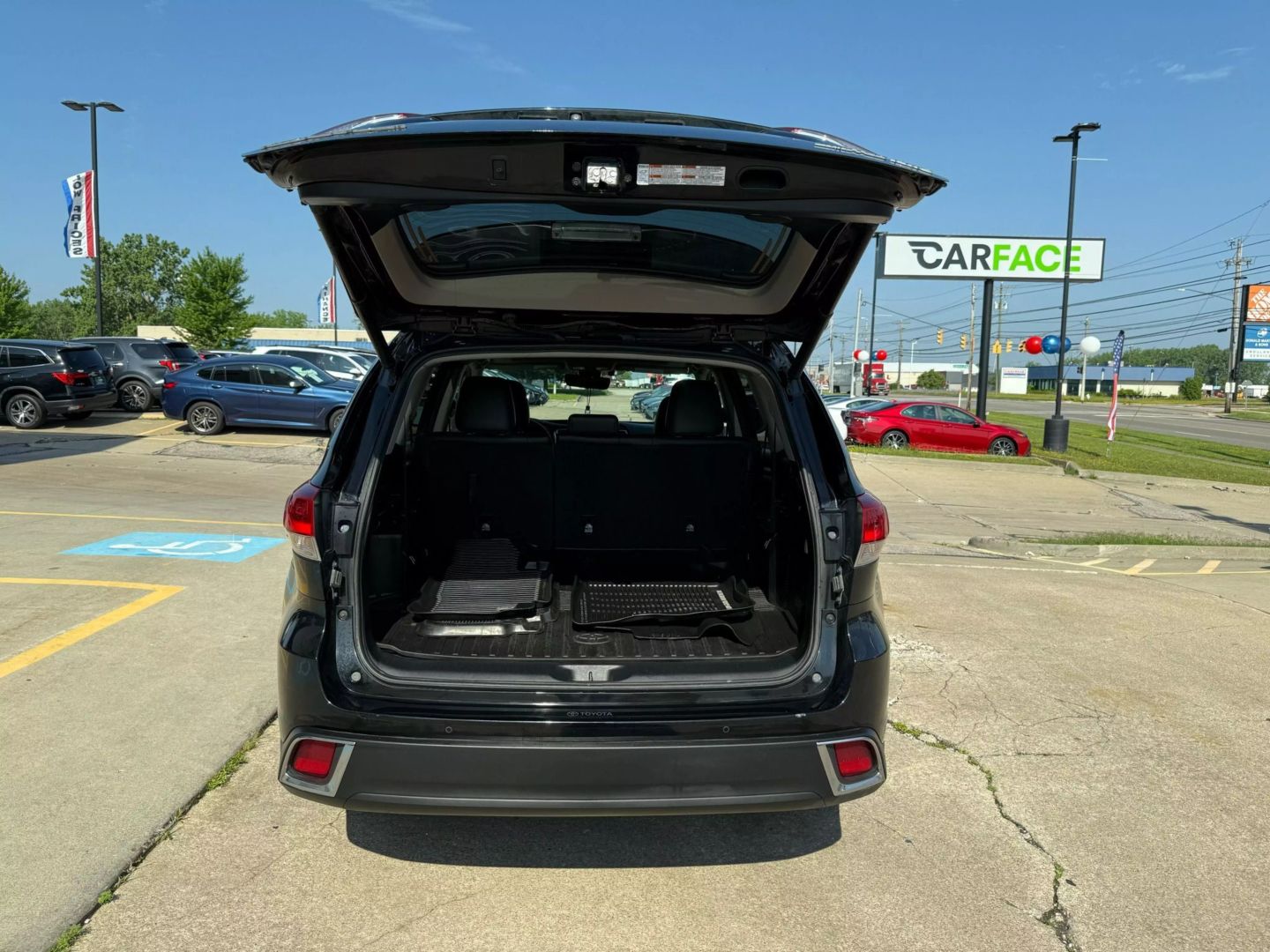 2018 Toyota Highlander - Image 11