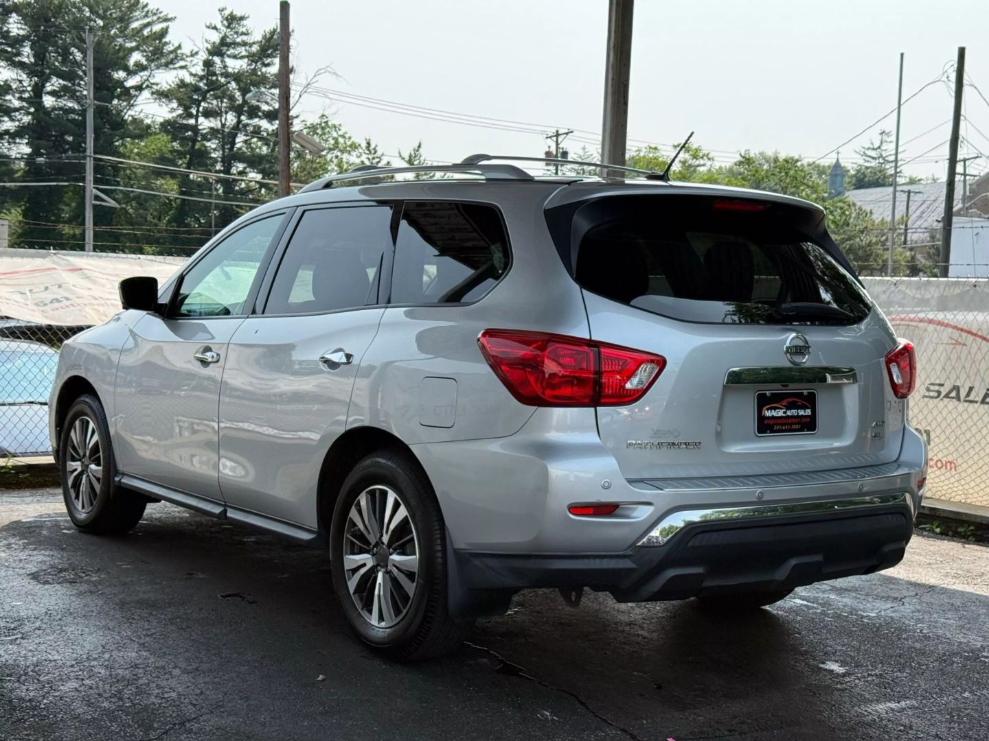 2017 Nissan Pathfinder - Image 9