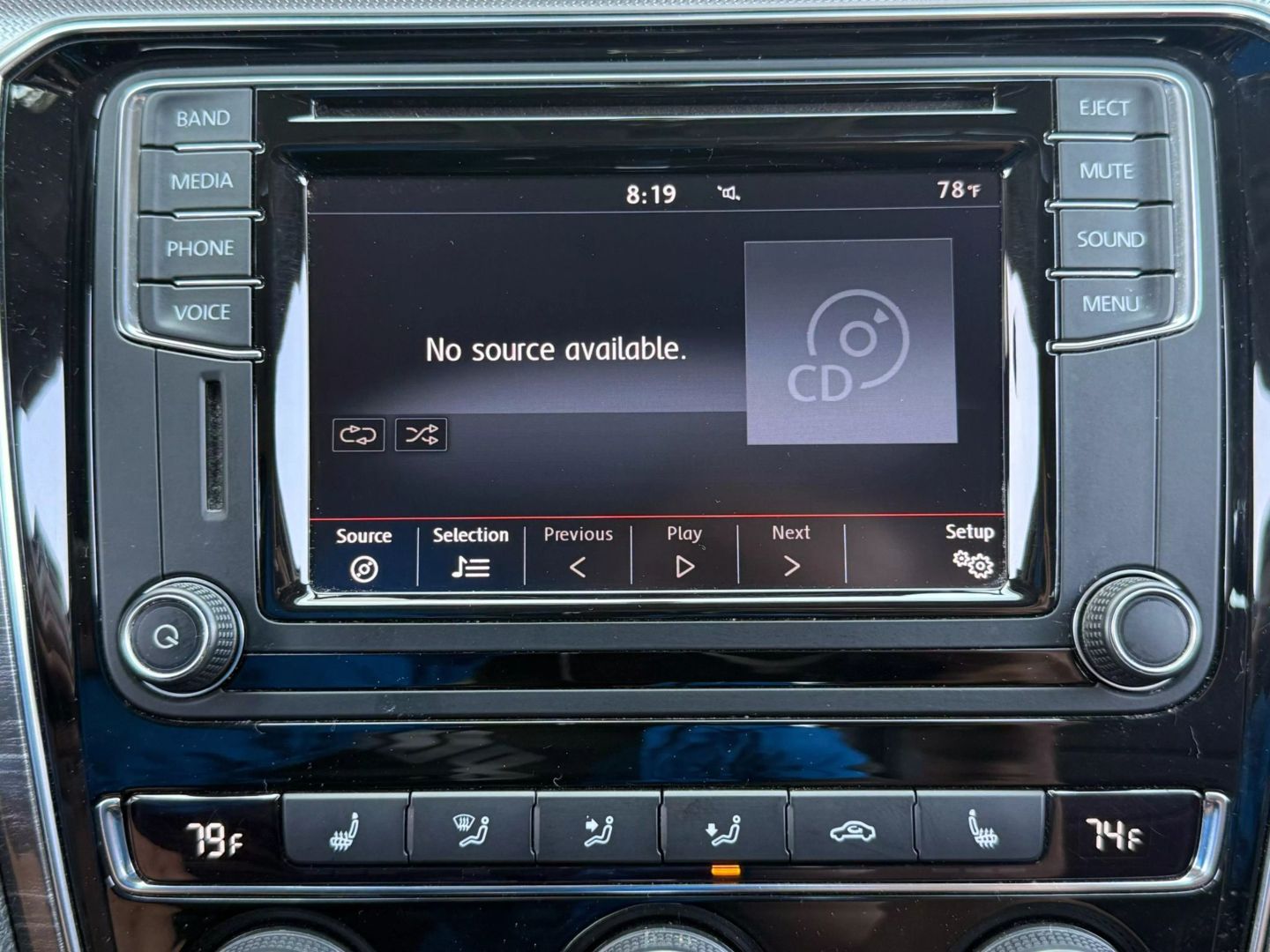 2017 Volkswagen Passat - Image 34