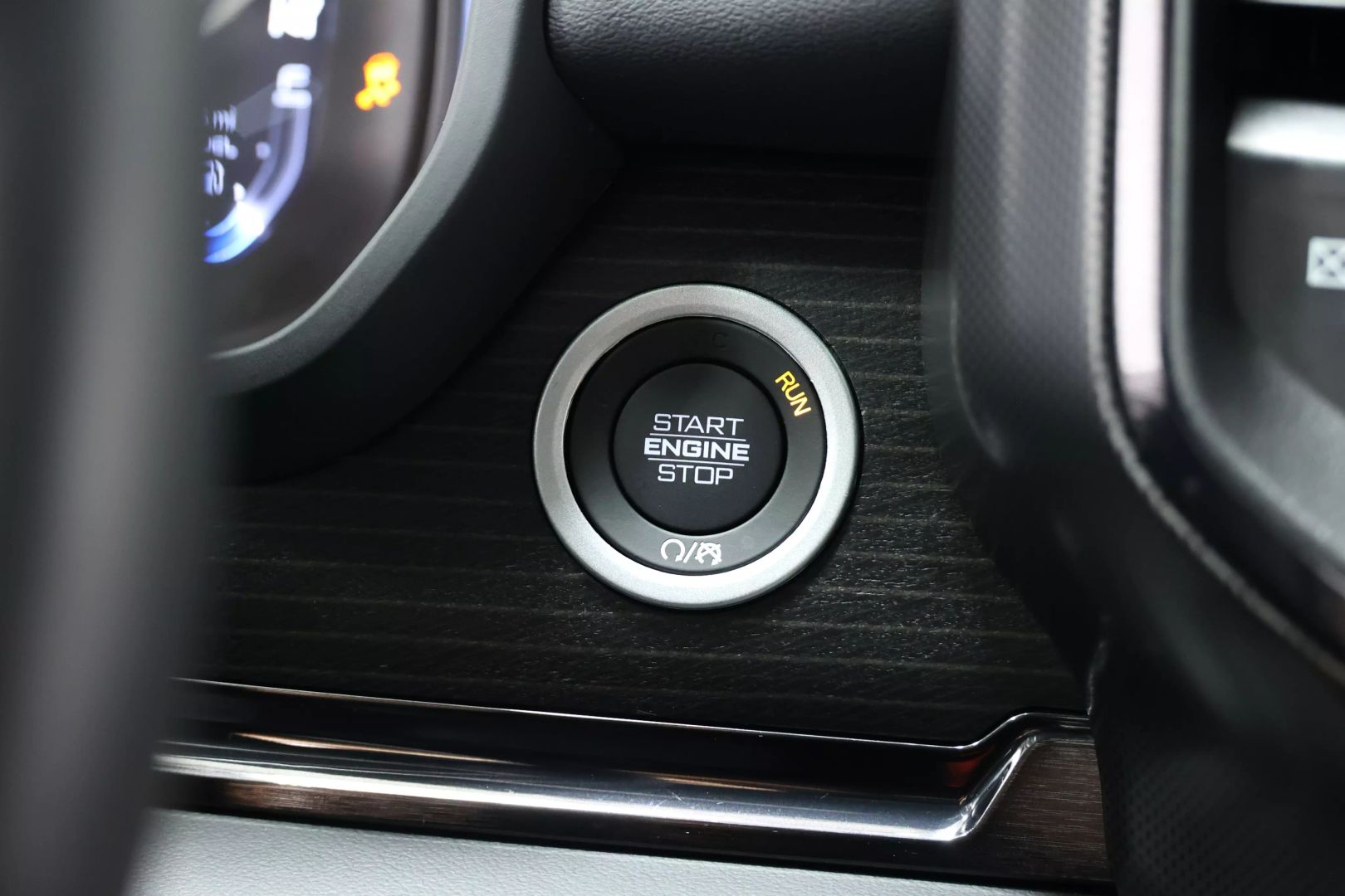 2023 Ram 1500 Crew Cab - Image 28