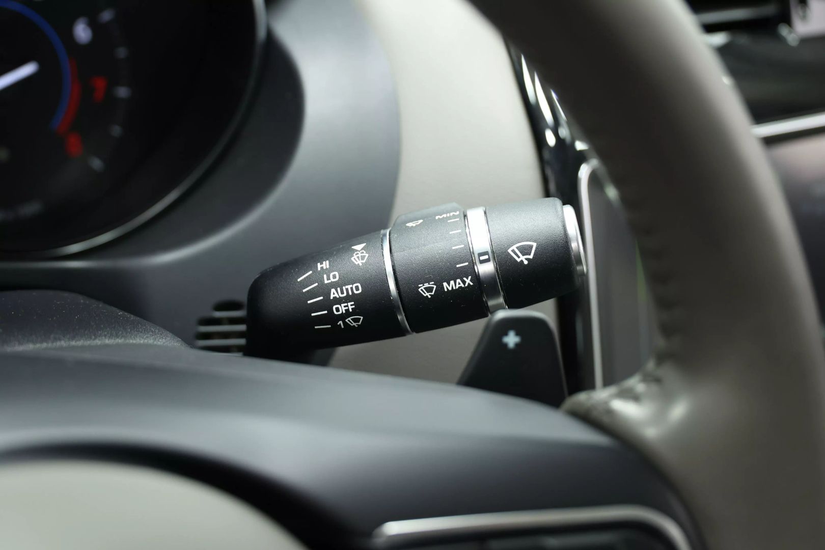 2019 Jaguar Xe - Image 28