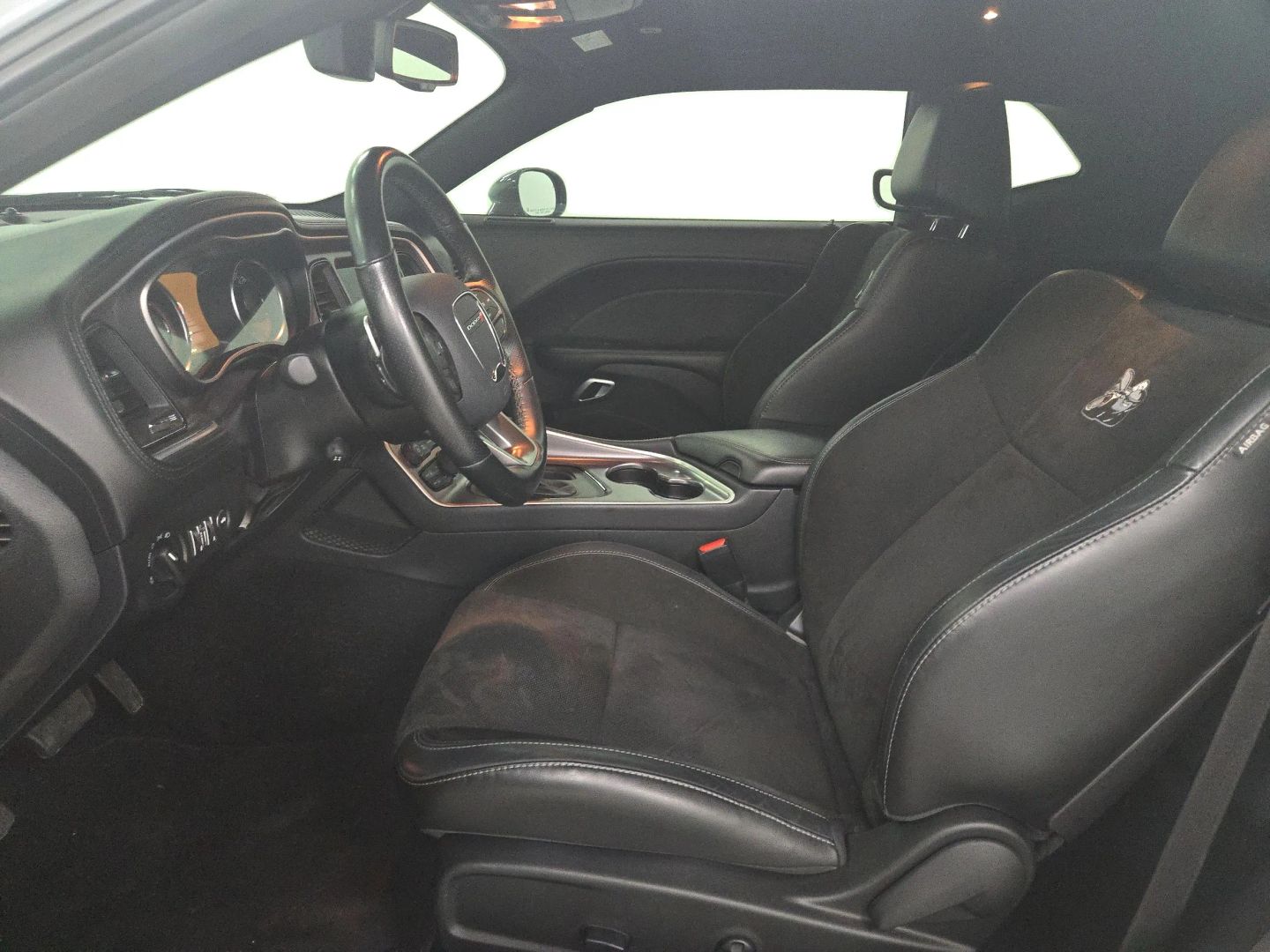 2020 Dodge Challenger - Image 9