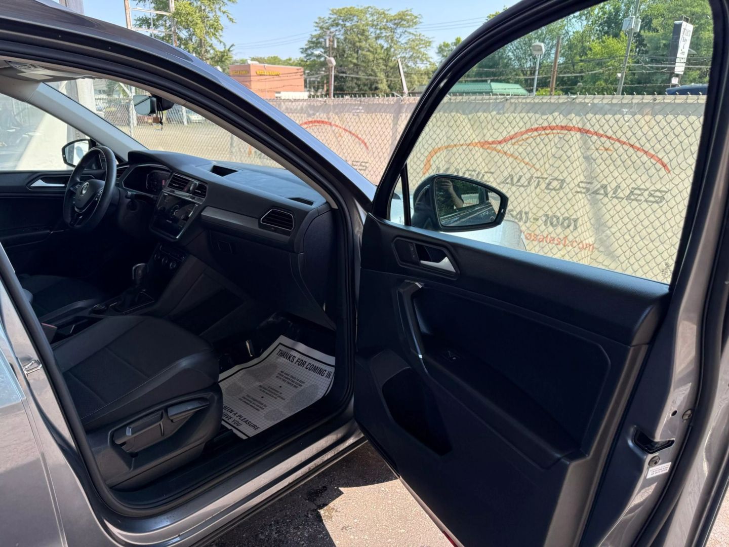 2020 Volkswagen Tiguan - Image 24