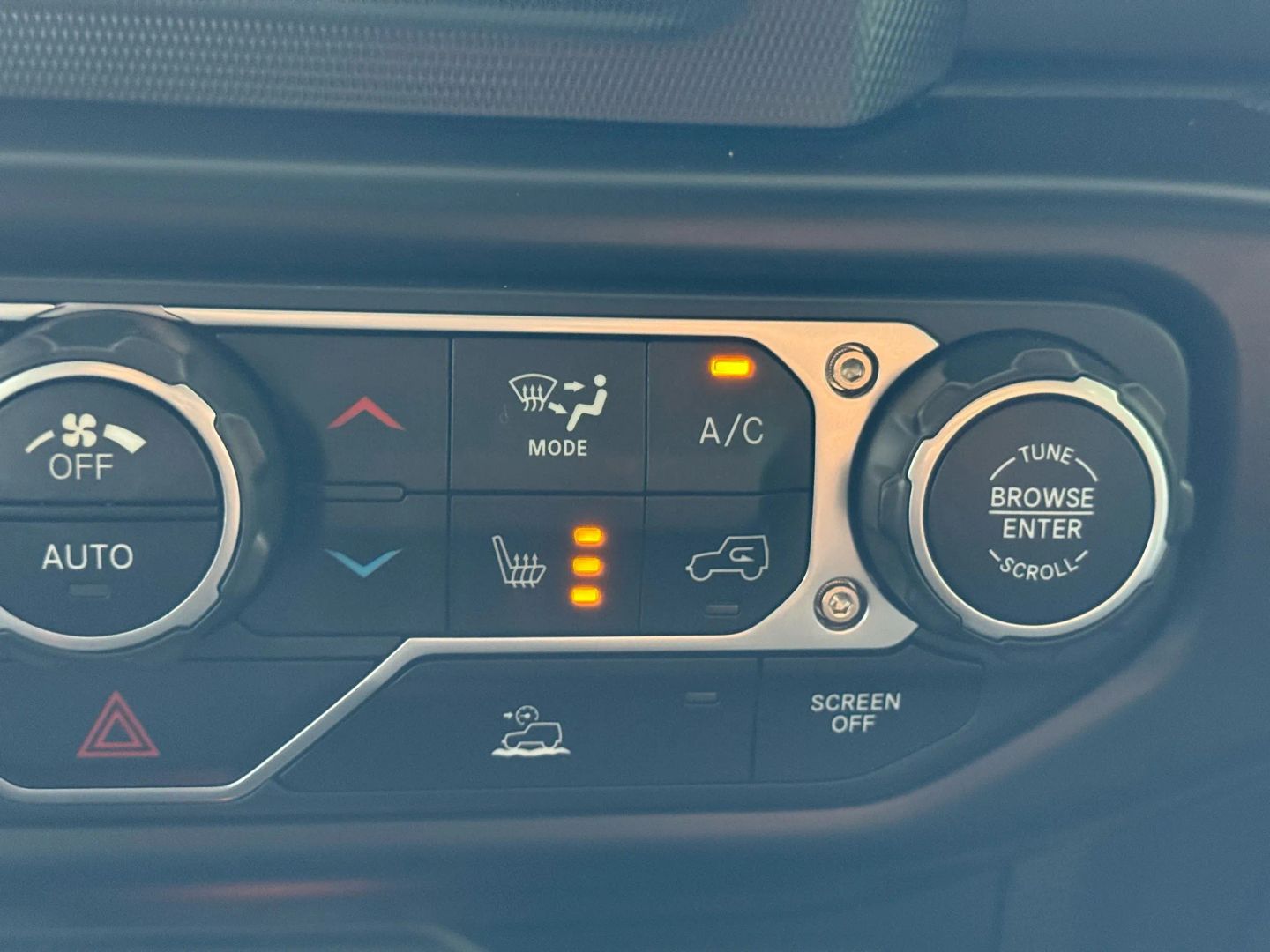 2021 Jeep Wrangler Unlimited - Image 30