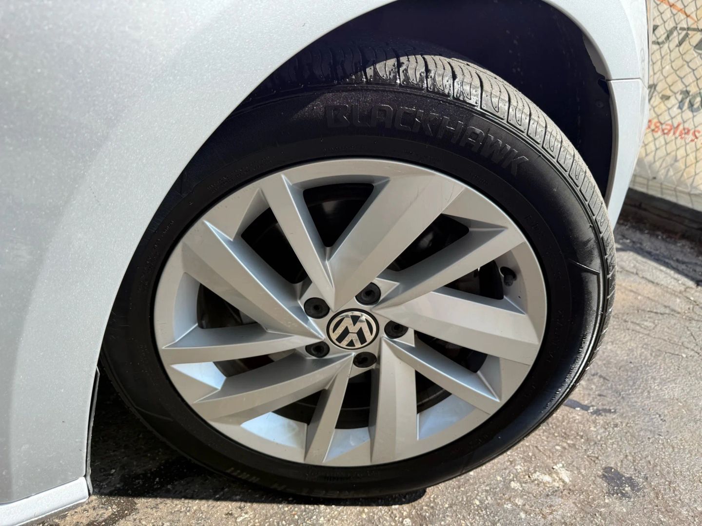 2018 Volkswagen Passat - Image 50