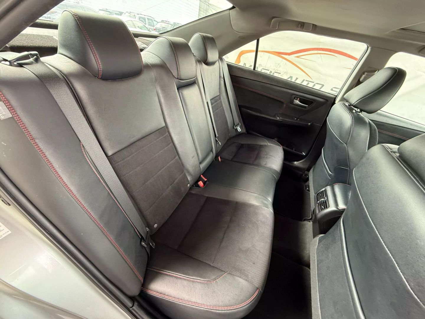 2015 Toyota Camry - Image 23