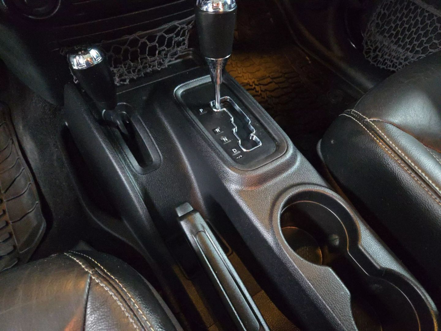 2016 Jeep Wrangler - Image 15