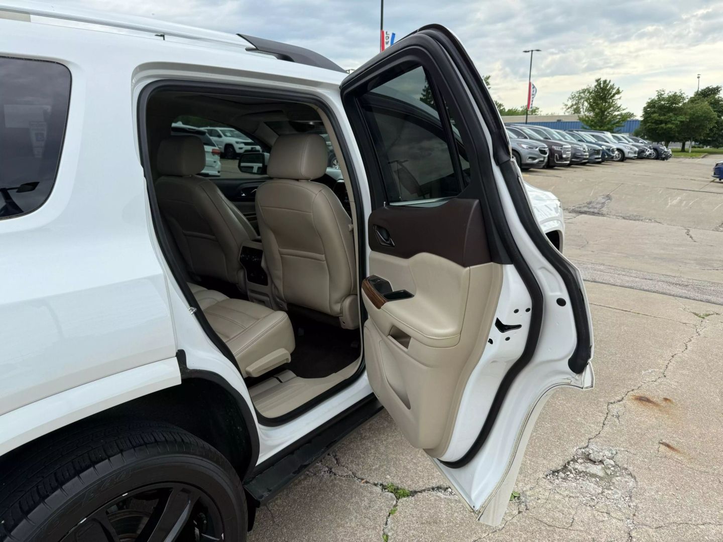 2017 Gmc Acadia - Image 23
