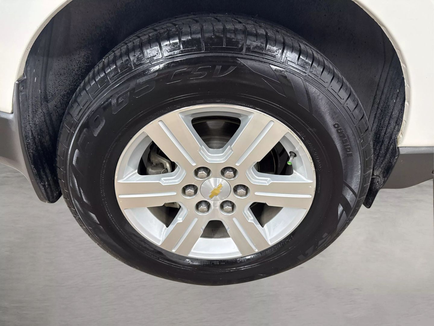 2011 Chevrolet Traverse - Image 15