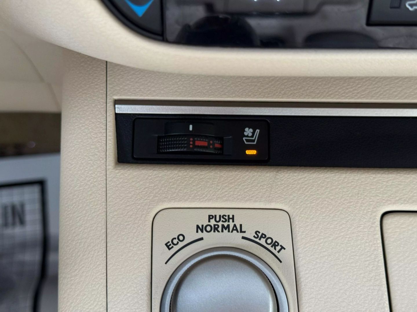 2015 Lexus Es - Image 31